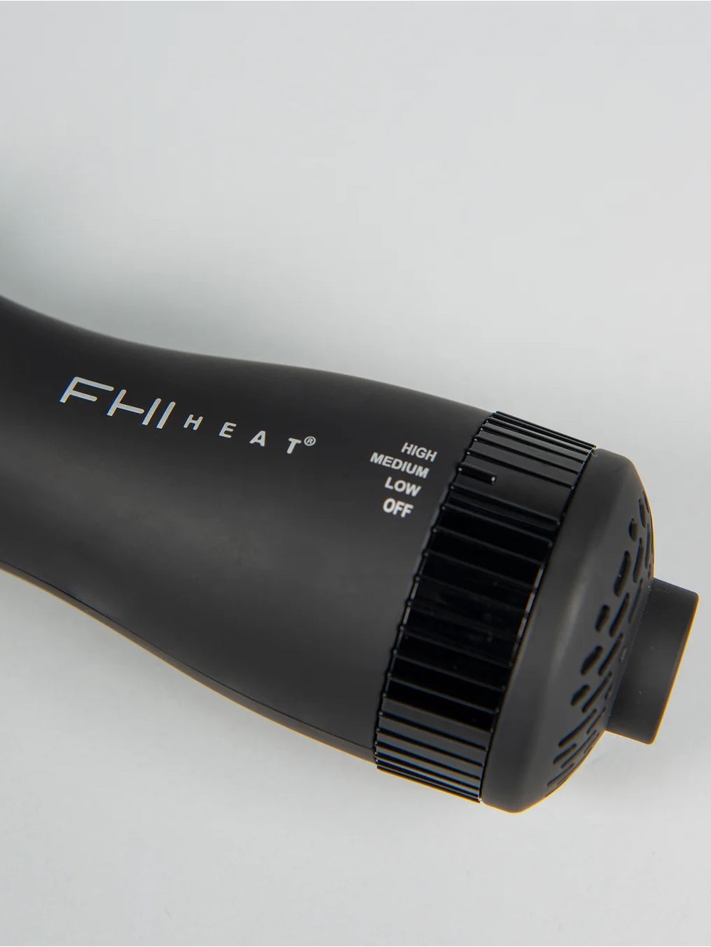 FHI Heat Black Heated Round Brush - Hot Air Styling Brush - Picture 4 of 4
